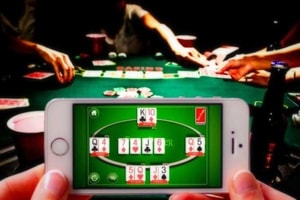 Play poker online 